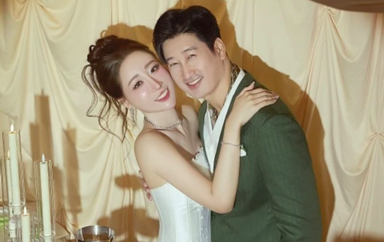 Cặp diễn viên phim giờ vàng gây sốt với bộ ảnh cưới ngọt ngào