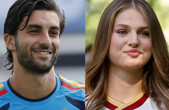 Công chúa Leonor 'check VAR' người hùng Torres ngay trong lễ ăn mừng vô địch World Cup