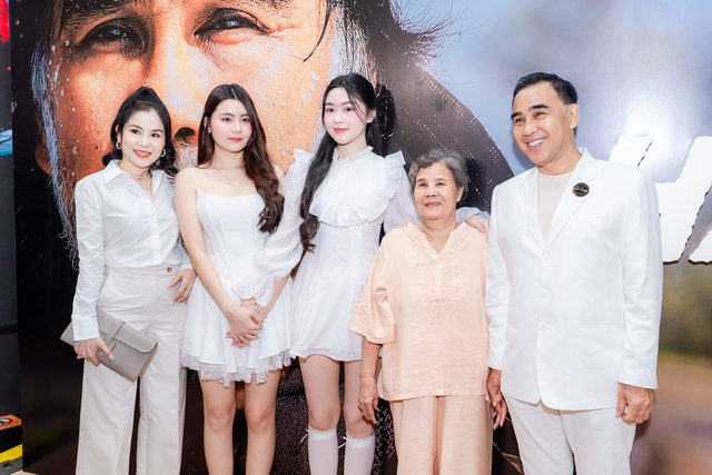 ben-trong-can-nha-500m2-mc-quyen-linh-xay-bao-hieu-me-o-dong-thap-1-1784692828.png