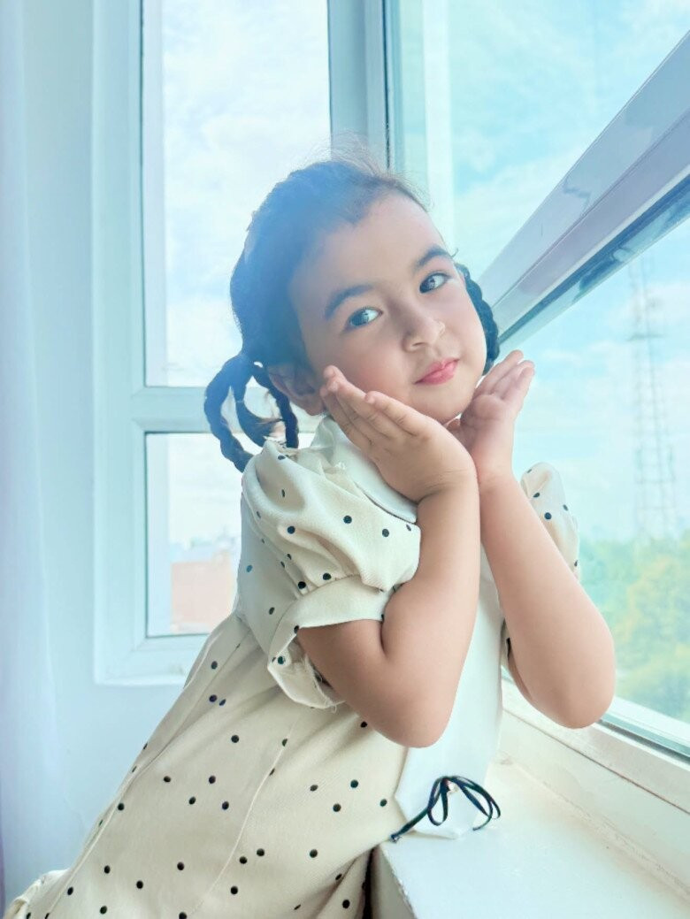Con gái của ca sĩ Võ Hạ Trâm gây ấn tượng với vẻ ngoài đáng yêu - Ảnh 6.