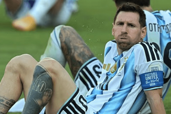 Danh tiếng Lionel Messi tại Anh lao dốc không phanh, thấp chưa từng thấy sau World Cup đầy tranh cãi của Argentina