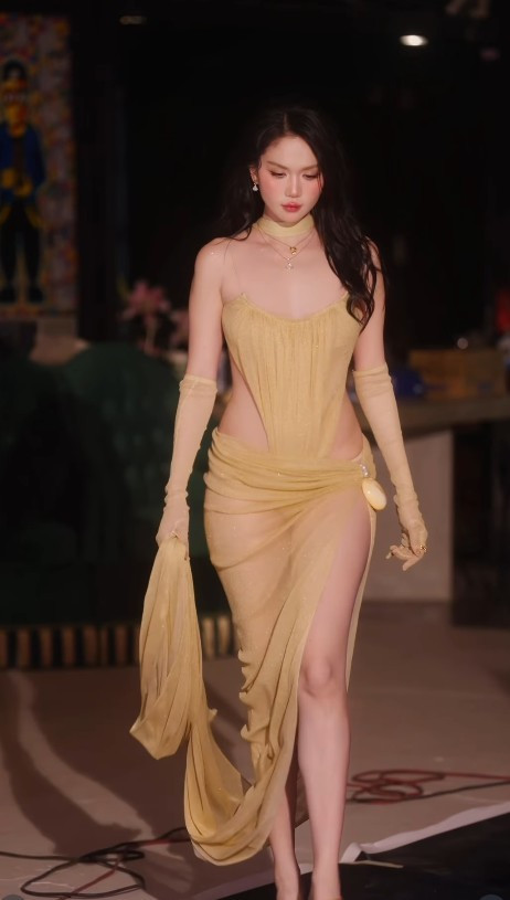 ngoc-trinh-1-1784856111.jpg