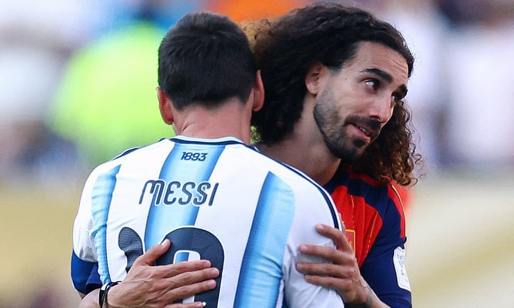 Tâm lý học lý giải phản ứng bất thường của Messi ở chung kết World Cup 2026插图 Messi trở lại với hình ảnh thân thiện sau trận đấu. (Ảnh: Reuters)