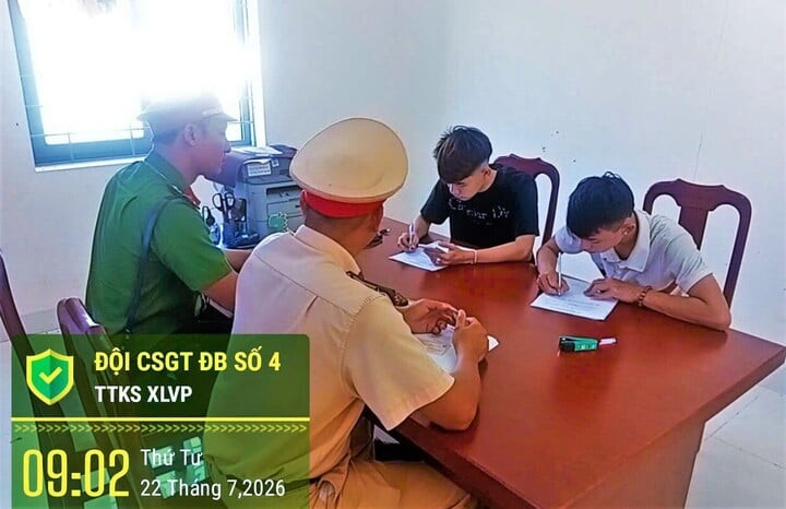 Nhóm thanh thiếu niên tại Cơ quan Công an (Ảnh: Công an cung cấp)