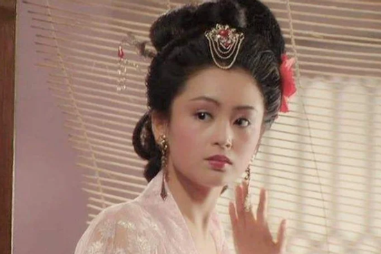 Nhan sắc 'Điêu Thuyền đẹp nhất' Trần Hồng khiến khán giả nhớ mãi
