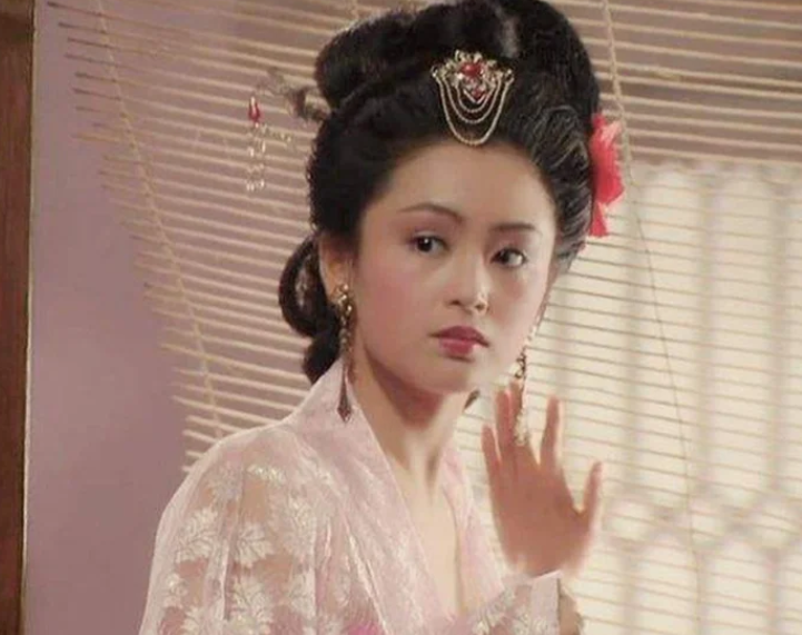 Nhan sắc 'Điêu Thuyền đẹp nhất' Trần Hồng khiến khán giả nhớ mãi - Ảnh 1