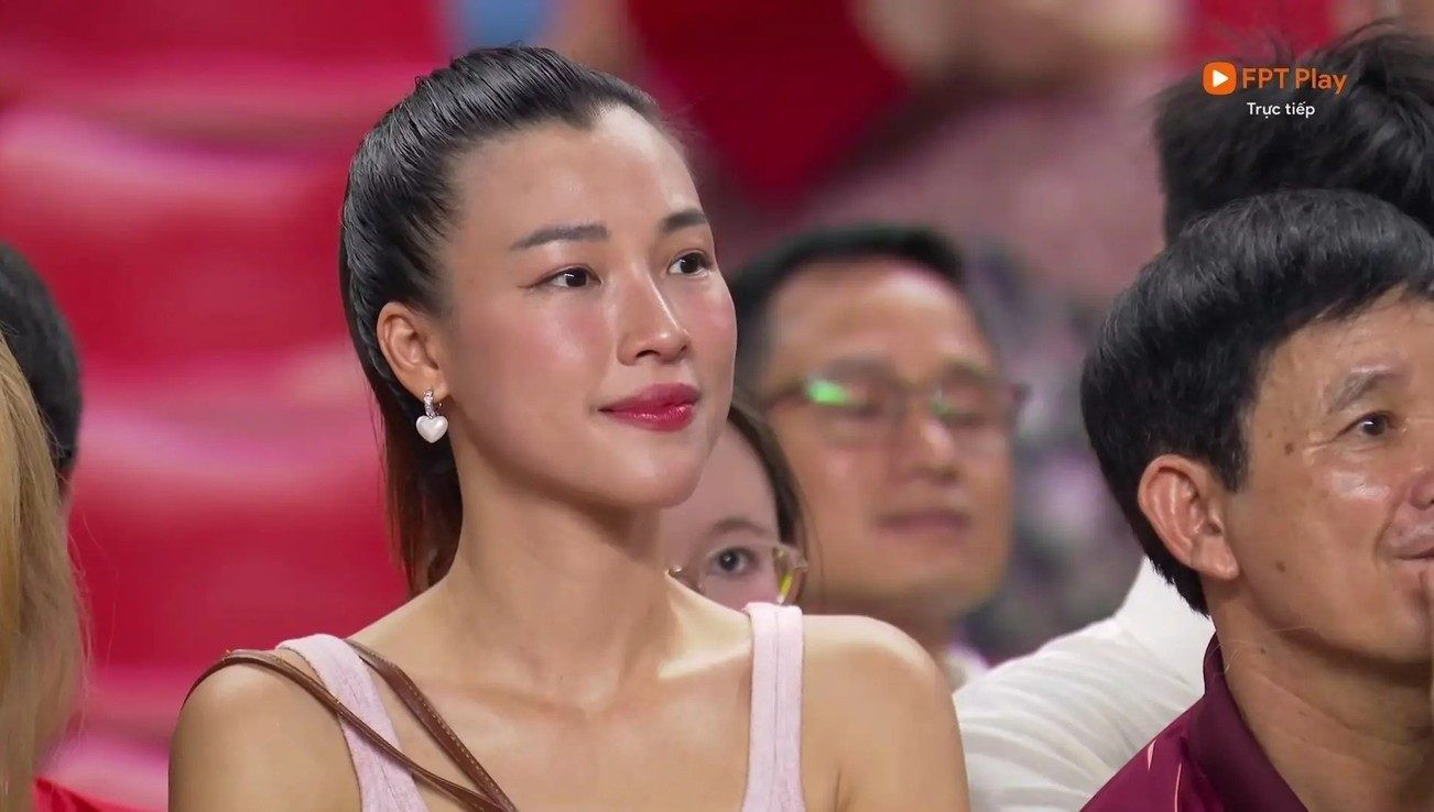 thu-mon-le-giang-patrik-va-mc-hoang-oanh-lo-hinh-anh-hen-ho-5-1784884611.jpg