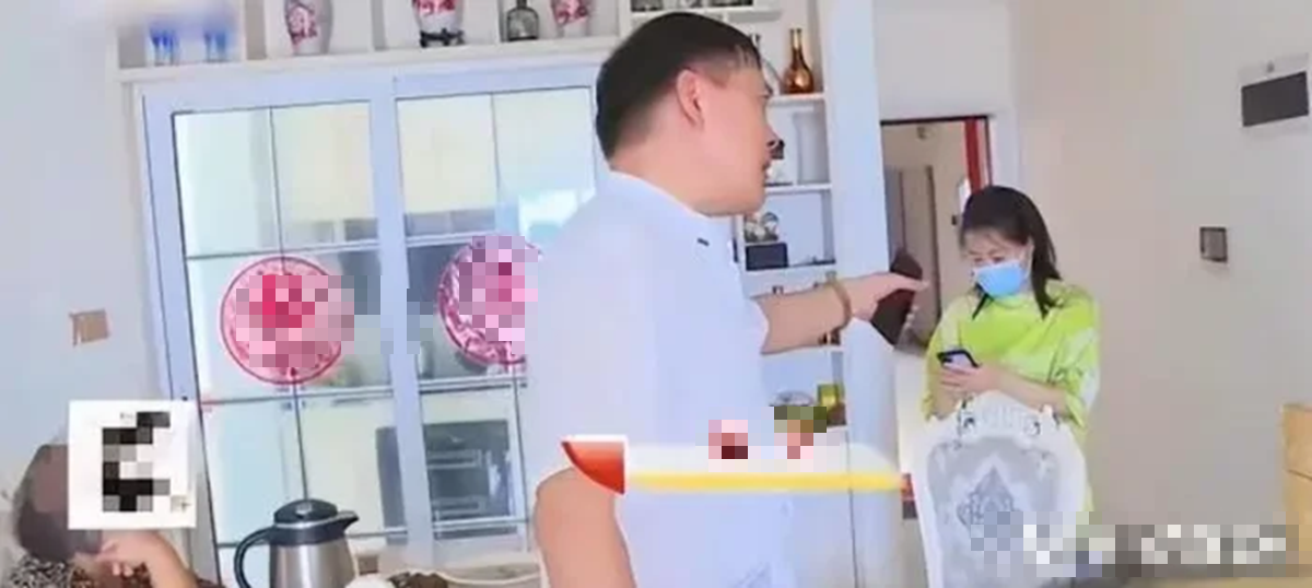 Cô gái trẻ hẹn hò với 8 người đàn ông cùng lúc, màn