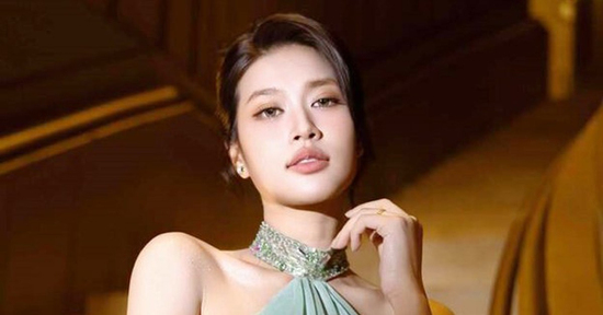 Hoa hậu Đoàn Thiên Ân đánh dấu cột mốc đáng nhớ ở tuổi 26 khi 'mua nhà tặng ba'