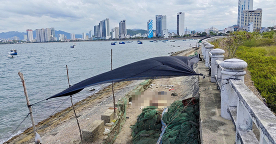 Phát hiện thi thể người đàn ông tại bờ kè biển ở Nha Trang