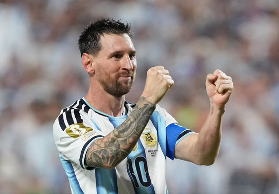 Messi tặng quà đặc biệt cho toàn đội Argentina sau World Cup 2026