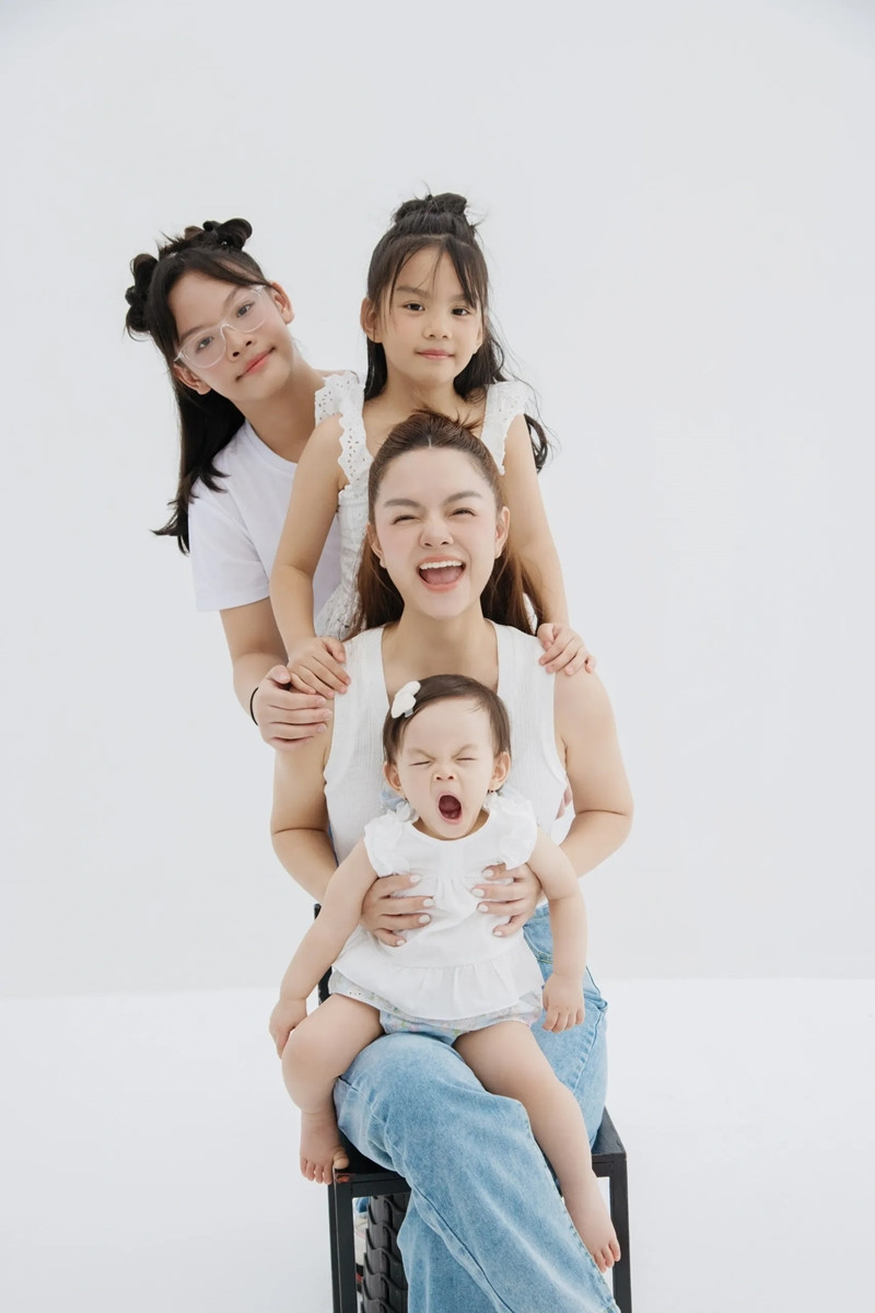 Sinh con một bề toàn con gái, 2 nữ ca sĩ Việt vẫn hạnh phúc, viên mãn插图3 pham quynh anh 01 2073.jpg