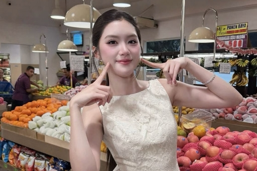 Phương Oanh gây chú ý với phong cách đời thường rạng rỡ trong chuyến du lịch nước ngoài