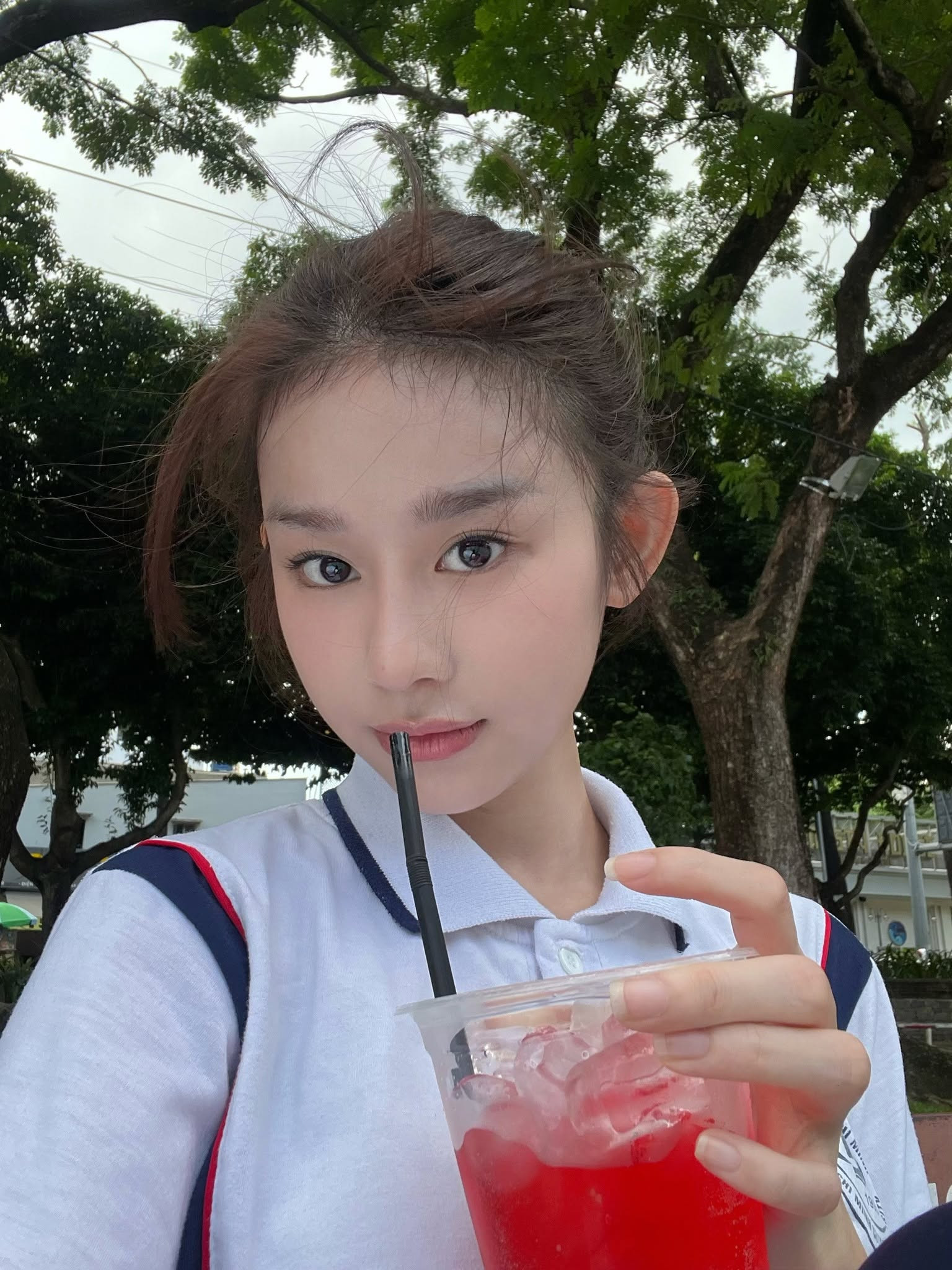 Thư Đan Nguyễn và gu thời trang gợi cảm 'hack' tuổi插图1 Thư Đan Nguyễn và gu thời trang gợi cảm 'hack' tuổi插图1