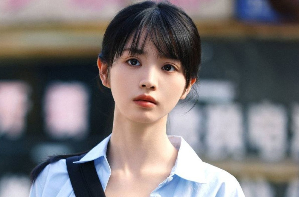 top 10 my nhan duoc yeu thich nhat dien anh hoa ngu gay nhieu tranh cai hinh anh 7