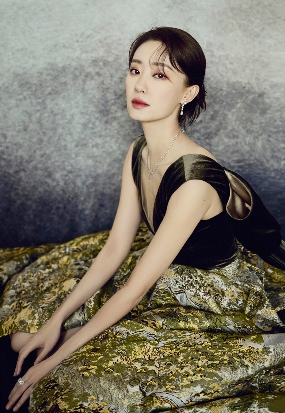 top 10 my nhan duoc yeu thich nhat dien anh hoa ngu gay nhieu tranh cai hinh anh 10