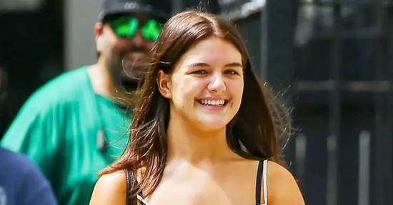 Lý do khiến Suri Cruise - con gái của tài tử Tom Cruise cắt đứt mối liên hệ pháp lý với cha ruột