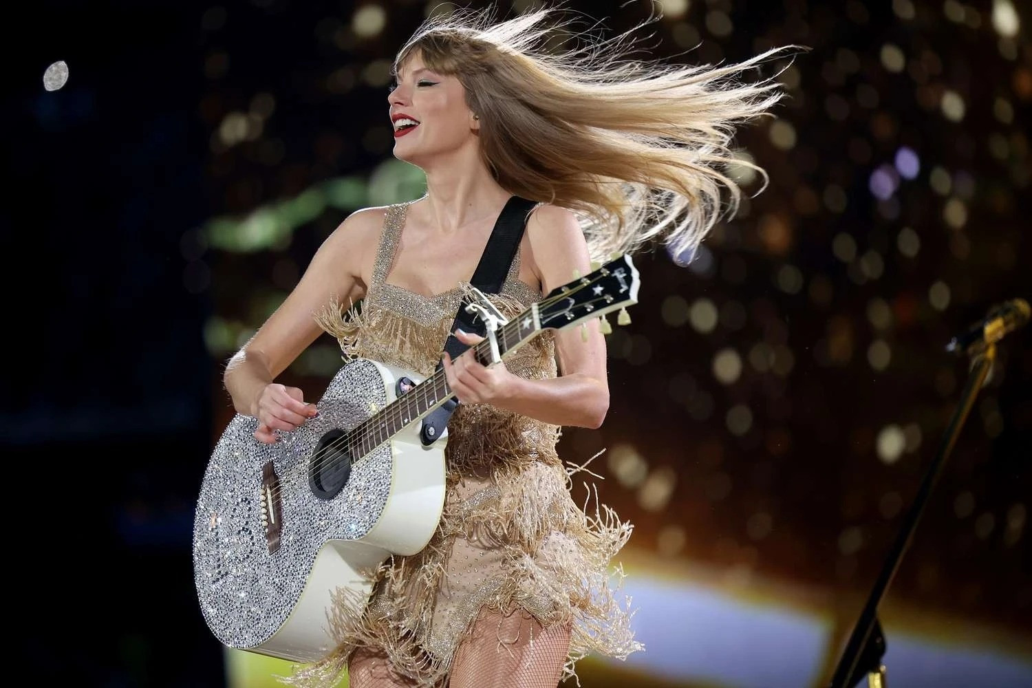 taylorswiftrainerastour0522 1