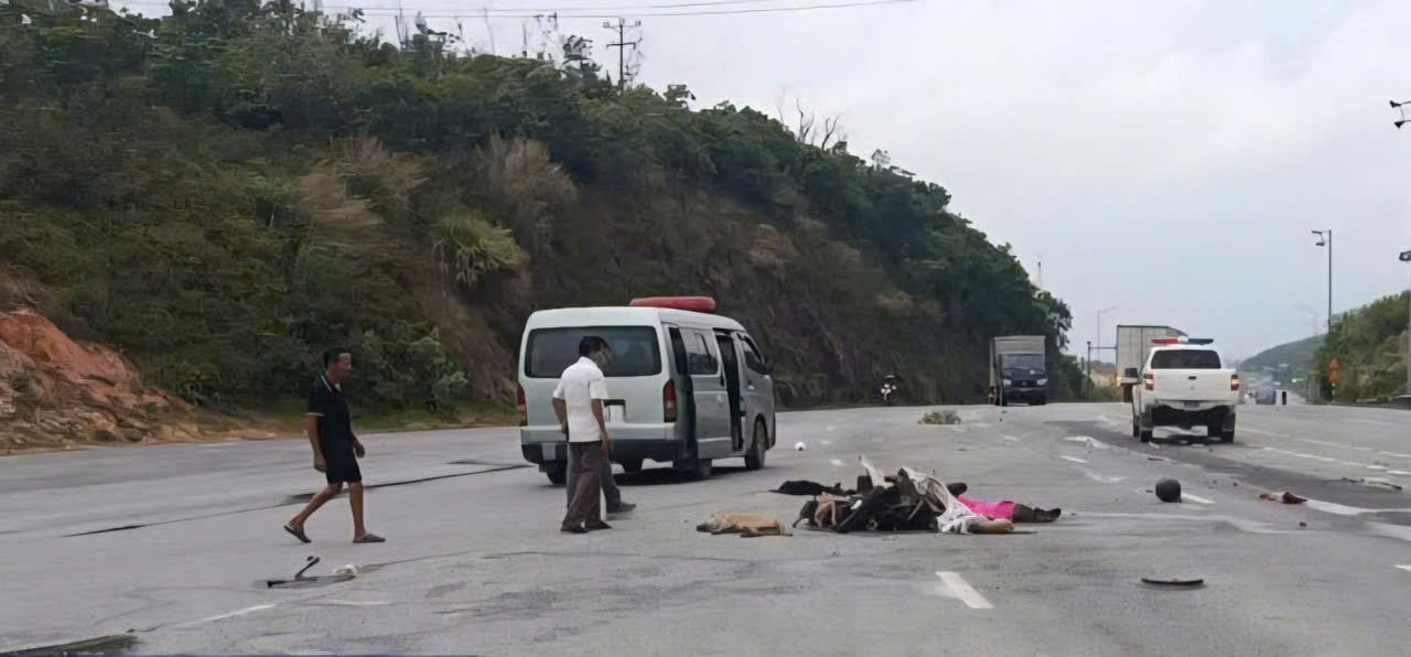 a chó chết.jpg