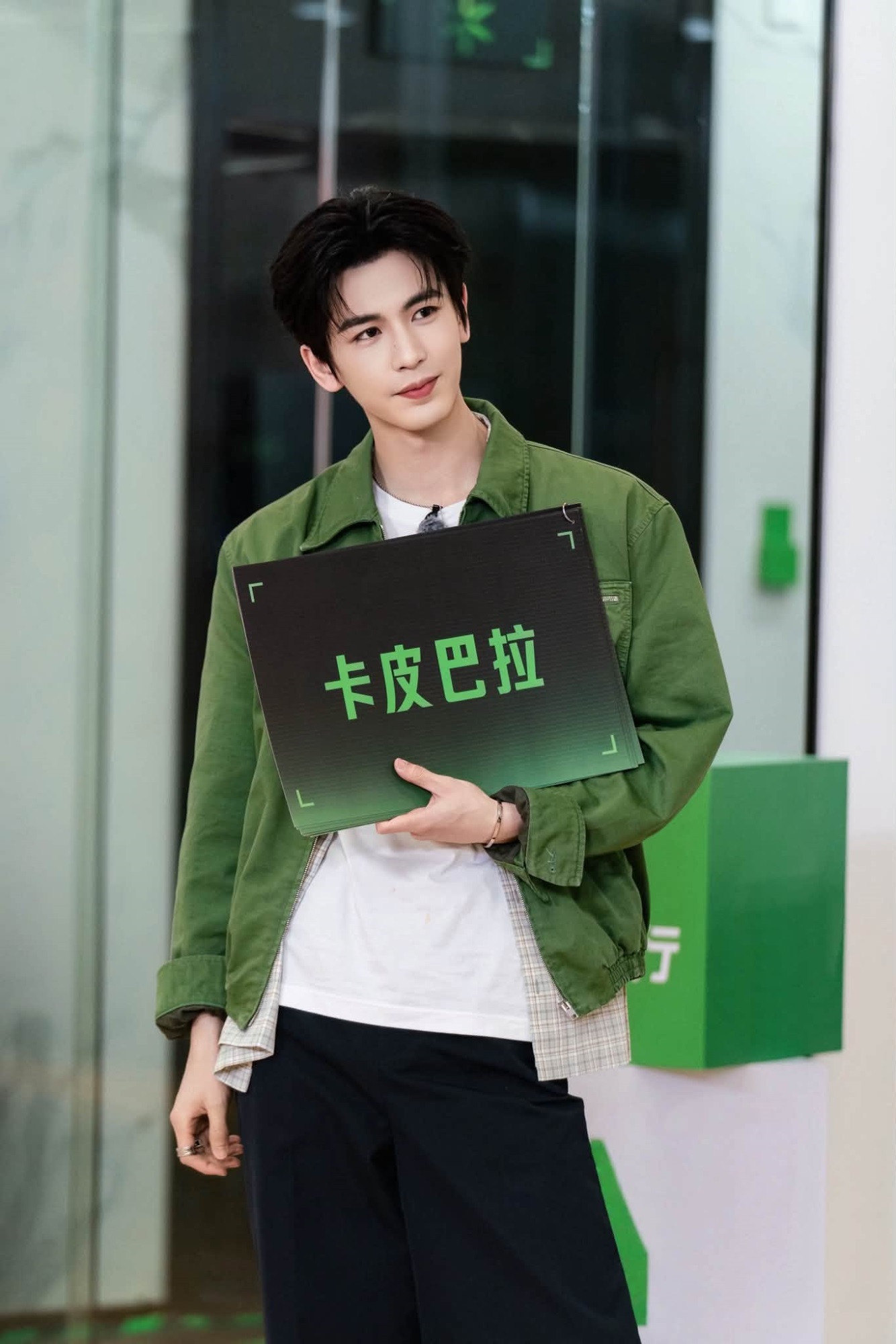 Trương Lăng Hách lần đầu tiết lộ vấn đề sức khỏe vì lịch làm việc dày đặc - Ảnh 2
