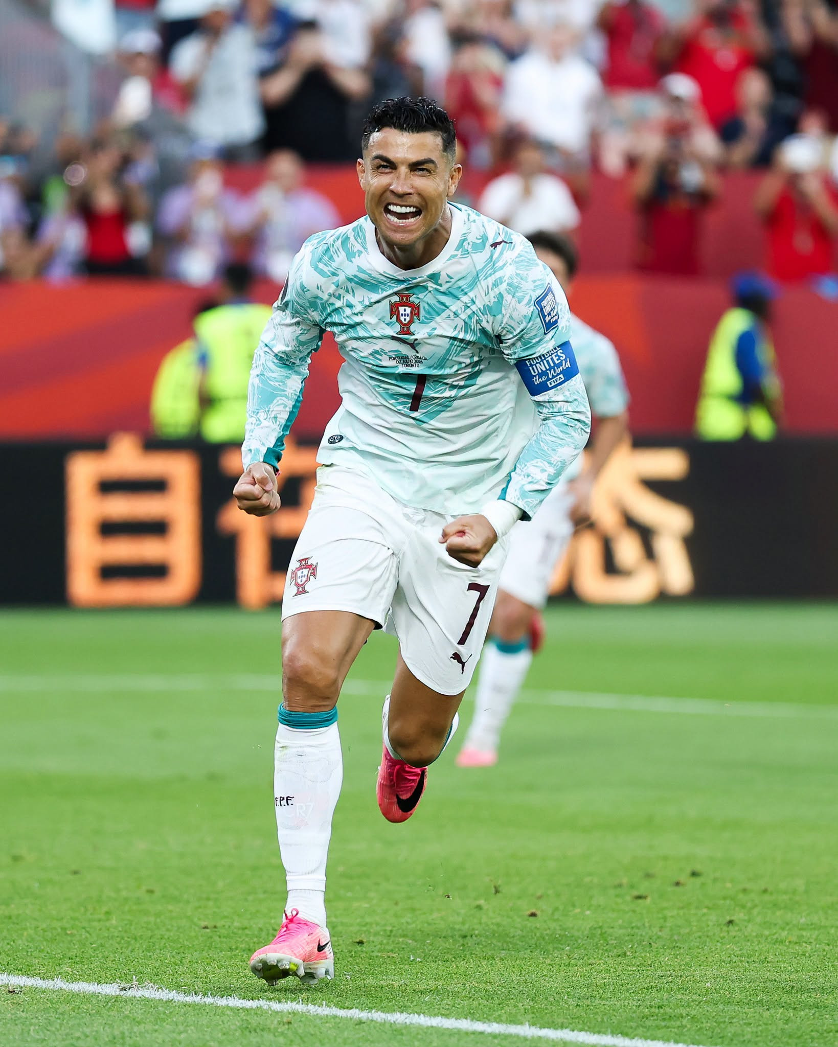 Vỡ oà cảm xúc: Ronaldo đi vào lịch sử, lần đầu tiên ghi bàn ở vòng knock-out World Cup插图2 73665915319287180185148163104524537066509557n