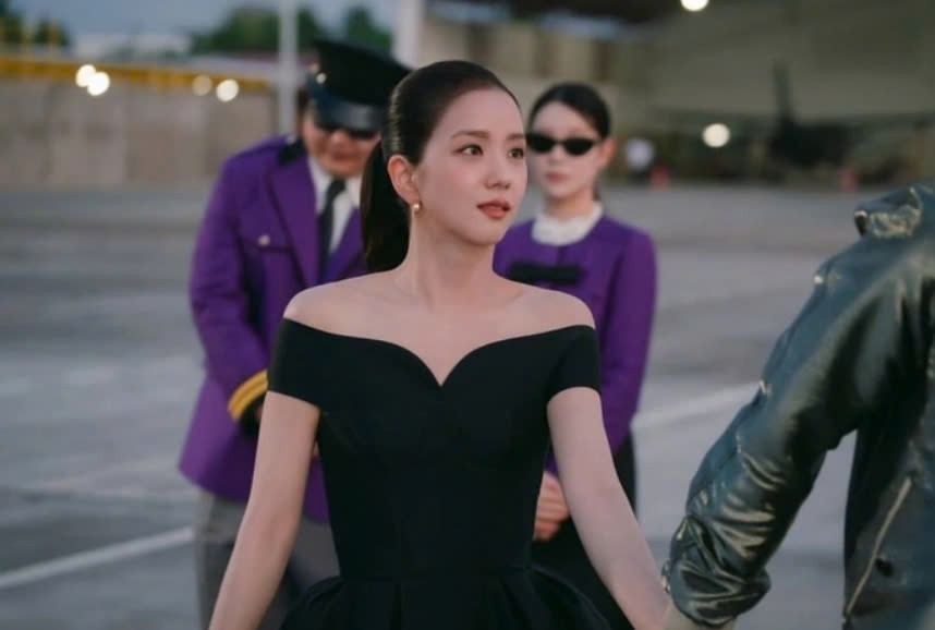 Vì sao diễn xuất của Jisoo vẫn liên tục gây tranh cãi dù phim đạt thành tích cao?插图2 Vì sao diễn xuất của Jisoo vẫn liên tục gây tranh cãi dù phim đạt thành tích cao?插图2