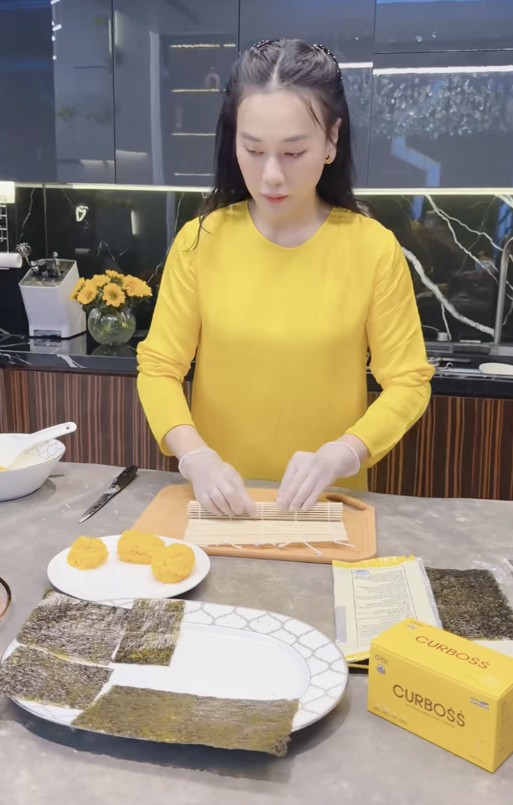 Phương Oanh một mình chăm cặp song sinh vẫn tự tay nấu ăn: Nhìn mâm cơm thấy độ tỉ mỉ插图4 anh man hinh 2026 07 03 luc 203359