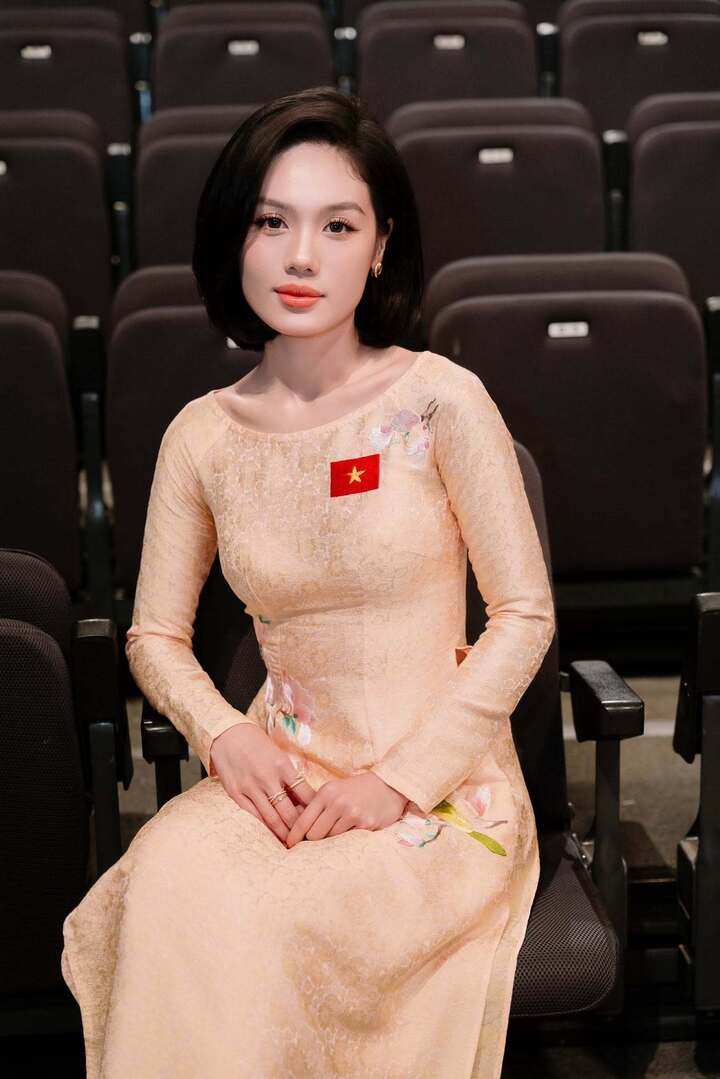 Ngoài