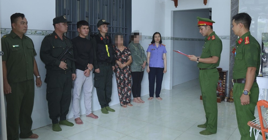 Nhóm 7 nhân viên bán trộm 1.200 tấn chì, 'làm đẹp' sổ sách để qua mặt giám đốc