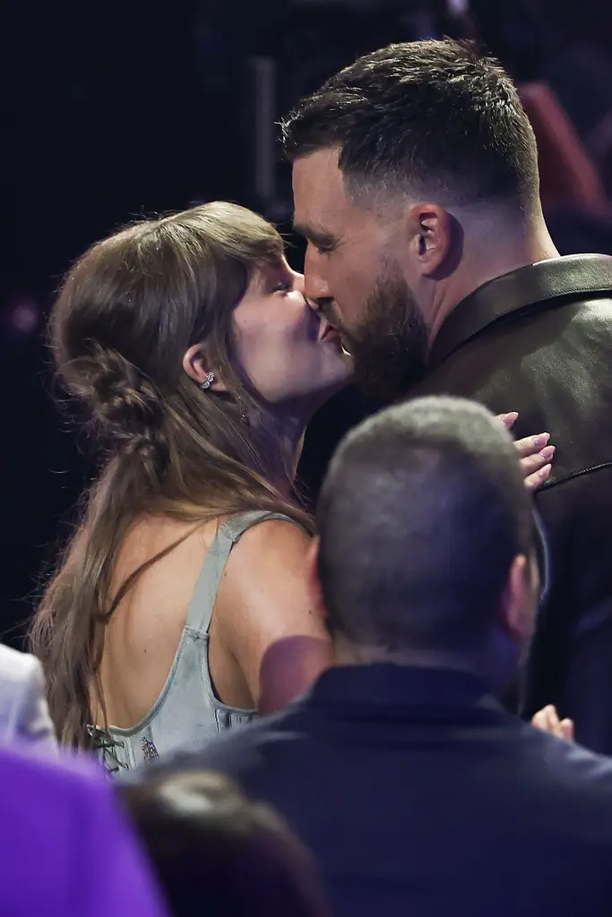 taylor swift travis kelce raye 1332931757c8931