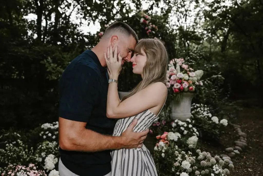 Không phải váy cưới hay khách mời, đây mới là điều khiến hôn lễ Taylor Swift gây bão toàn cầu插图4