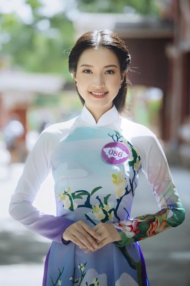 Mỹ nhân gốc Huế được cho có cốt cách giống Nam Phương Hoàng hậu nhất giờ ra sao?插图2 Mỹ nhân gốc Huế được cho có cốt cách giống Nam Phương Hoàng hậu nhất giờ ra sao?插图2
