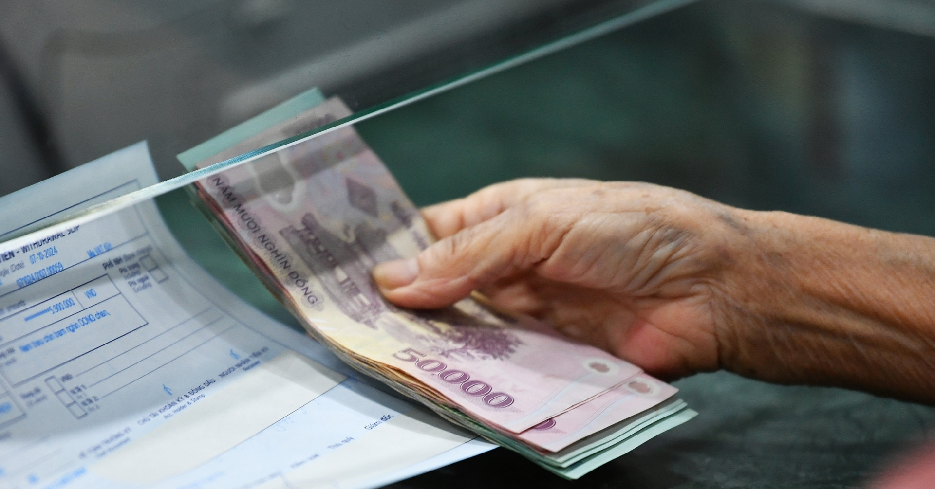 Siêu bão Bavi gây hiệu ứng hút gió, Biển Đông gió mạnh, sóng lớn插图2 Siêu bão Bavi gây hiệu ứng hút gió, Biển Đông gió mạnh, sóng lớn插图2