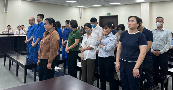 Hà Nội: Nhận hối lộ tiền tỷ để 'tạo điều kiện' cấp phép, nhóm cựu cán bộ hầu tòa