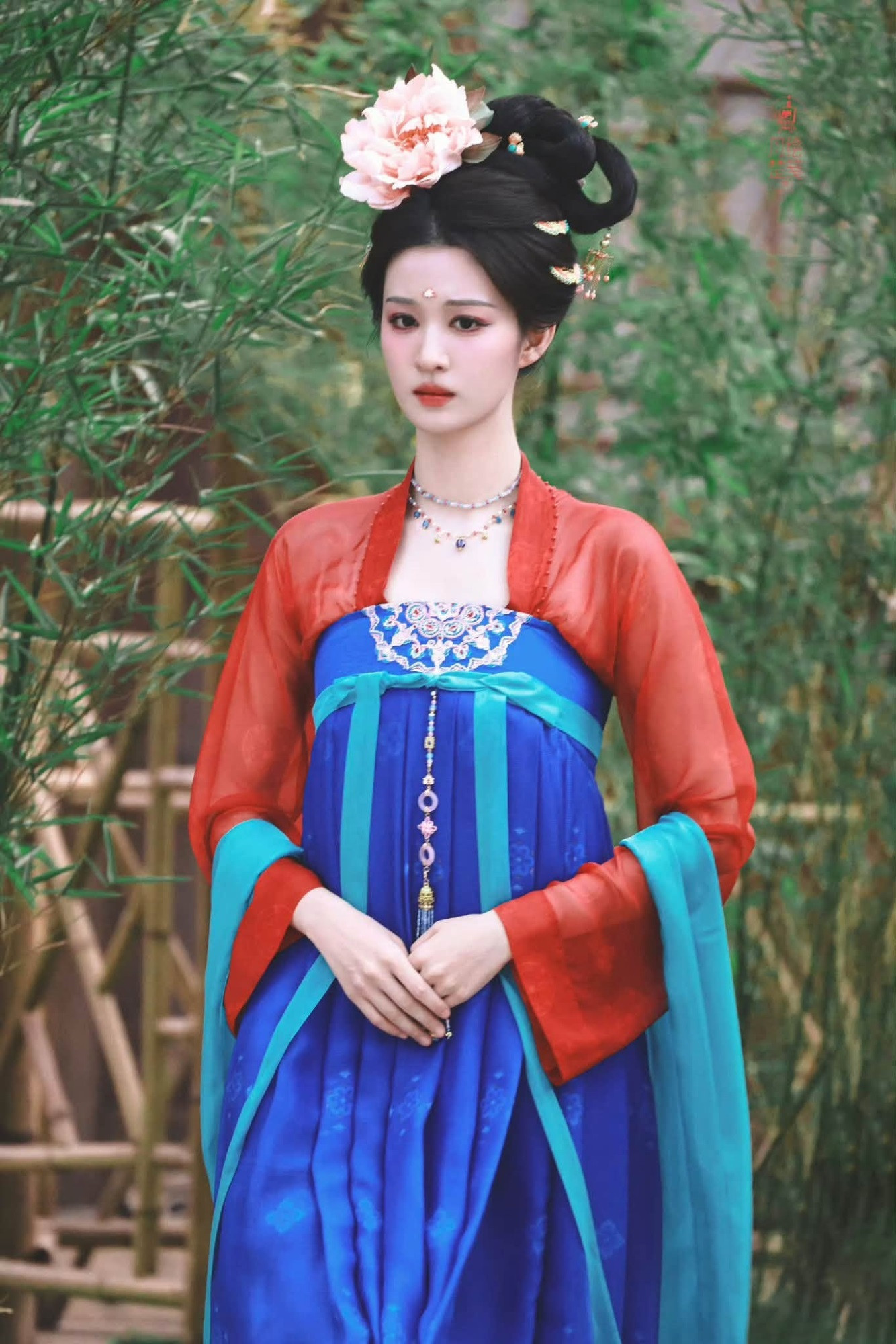 Vương Sở Nhiên gây ấn tượng với nhan sắc cổ trang trong dự án mới - Ảnh 3