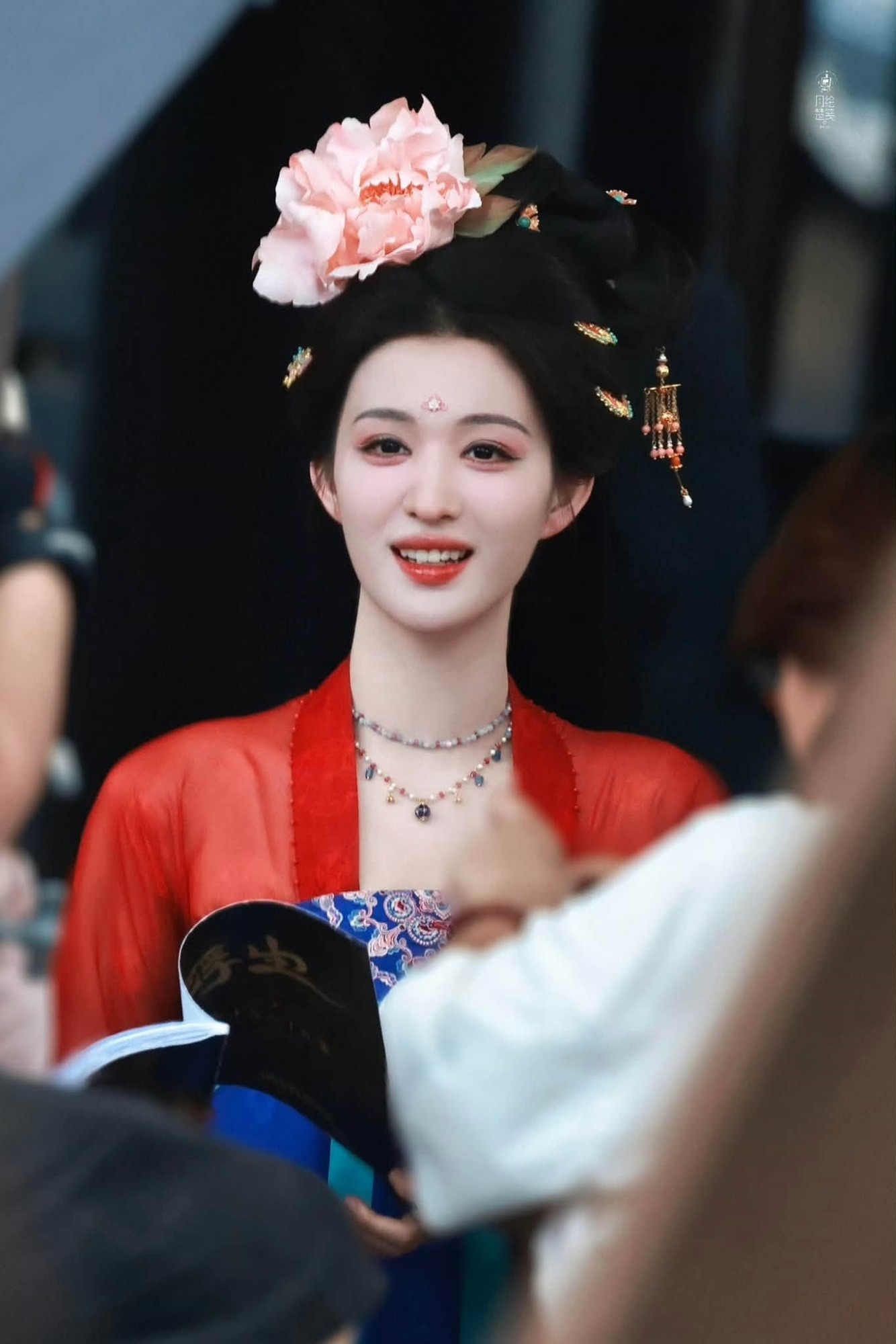 Vương Sở Nhiên gây ấn tượng với nhan sắc cổ trang trong dự án mới插图3 Vương Sở Nhiên gây ấn tượng với nhan sắc cổ trang trong dự án mới - Ảnh 4