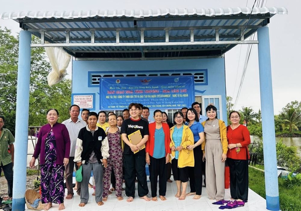 batch dai nghia trao tang nha tinh thuong 446.jpg