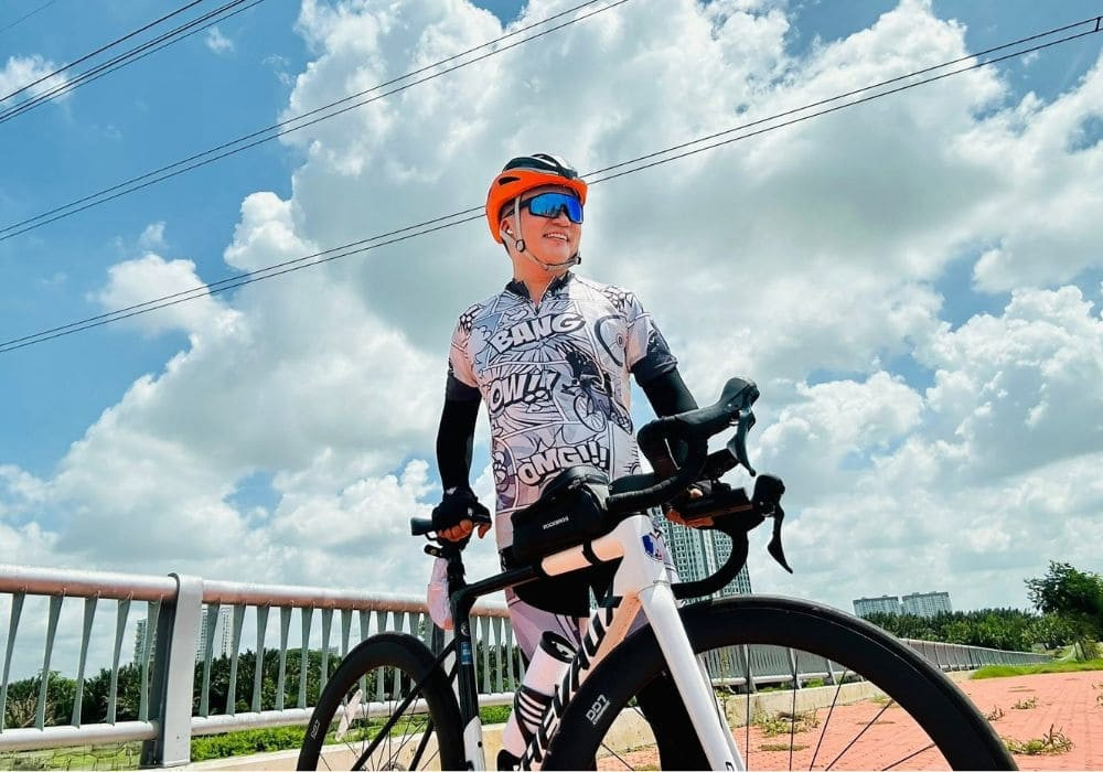 batch gan day anh bat dau dap xe hon 40km moi ngay de ren luyen suc khoe 447.jpg