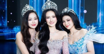 Clip 15 giây bắt trọn vòng eo thon và sắc vóc quyến rũ của 4 mỹ nhân Sen Vàng