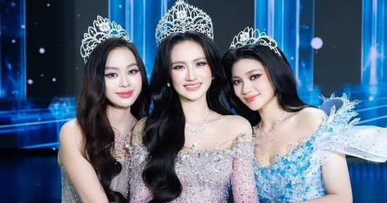 Clip 15 giây bắt trọn vòng eo thon và sắc vóc quyến rũ của 4 mỹ nhân Sen Vàng