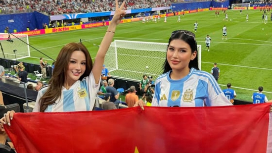 Huyền Baby khoe vé VIP vương giả tại World Cup, visual lấn lướt cổ động viên quốc tế