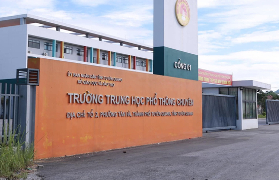 Tuyên Quang họp báo thông tin vụ 146 điểm 10 Toán tại Trường THPT Chuyên