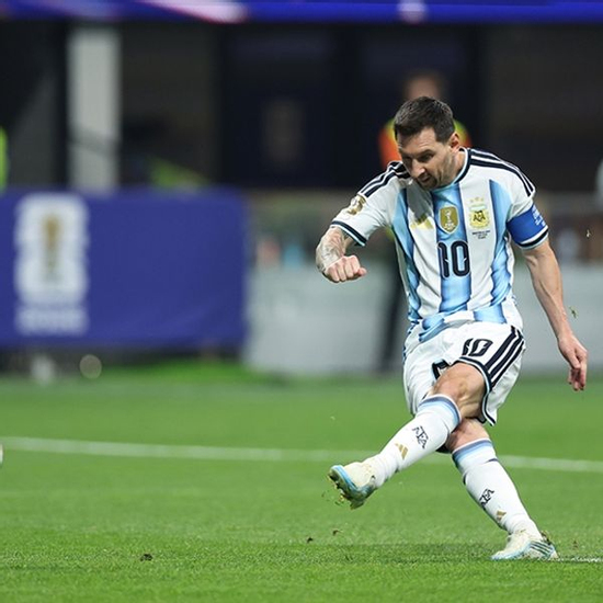 Vì sao Messi chỉ cao 1,7m?