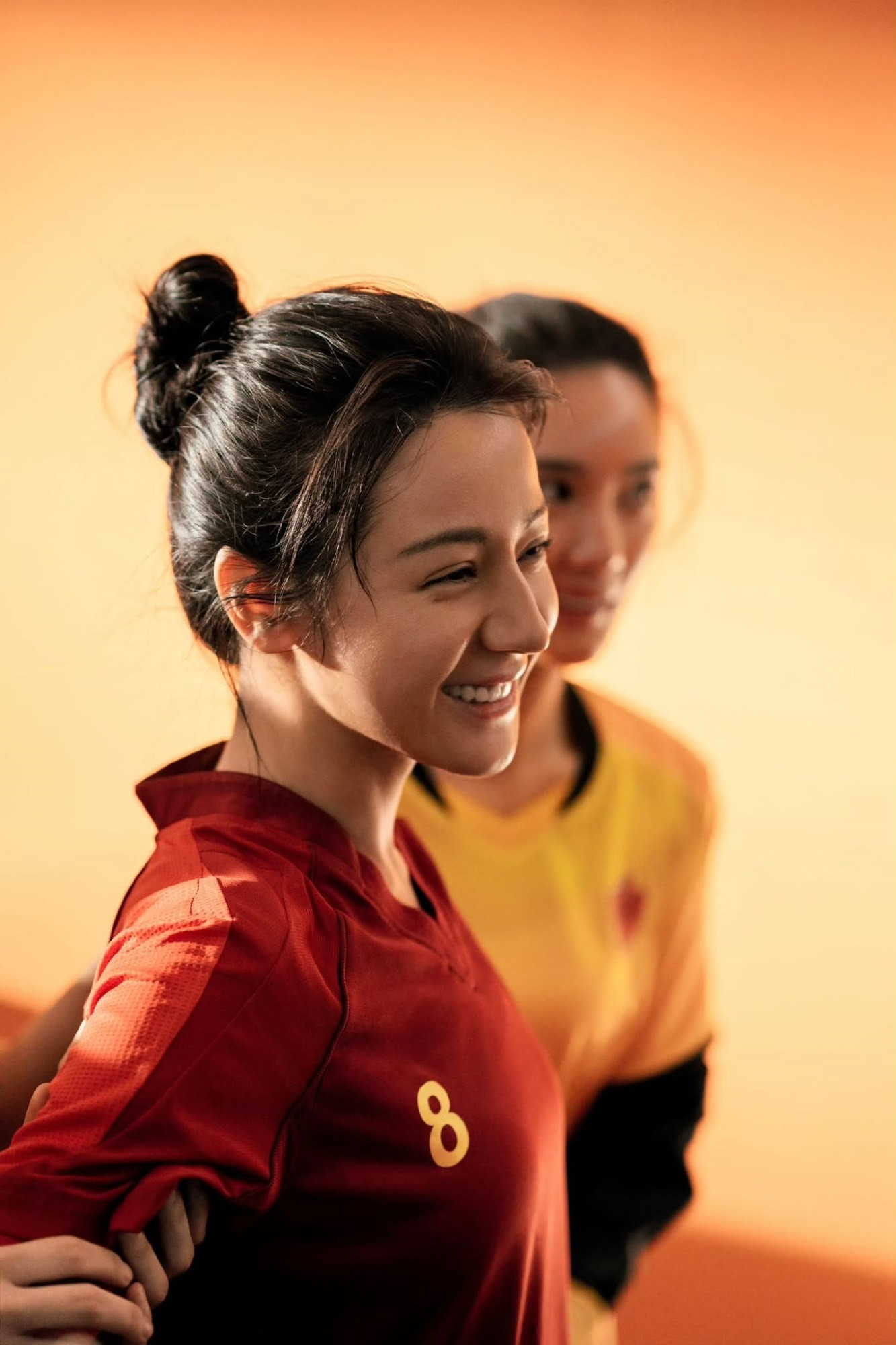 Địch Lệ Nhiệt Ba chật vật lấy lại thiện cảm dù 'Đội bóng nữ Kungfu' thắng lớn插图 Địch Lệ Nhiệt Ba chật vật lấy lại thiện cảm dù 'Đội bóng nữ Kungfu' thắng lớn - Ảnh 1
