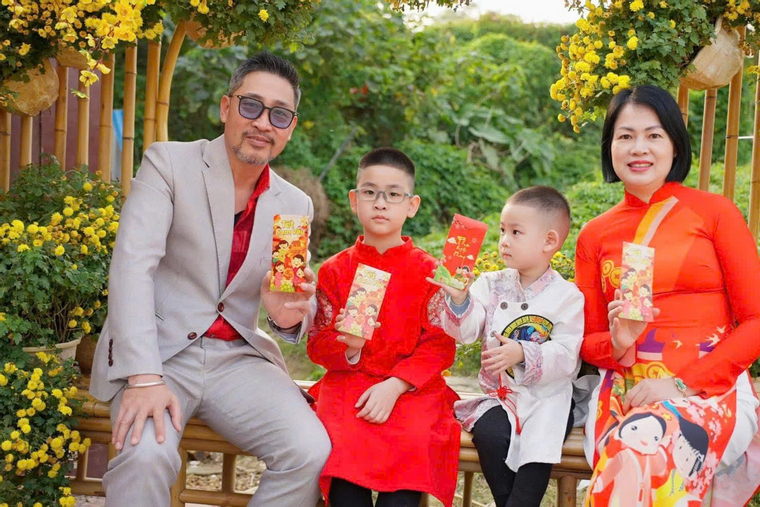 2 nam diễn viên đông con, hạnh phúc bên vợ kín tiếng của showbiz Việt là ai?