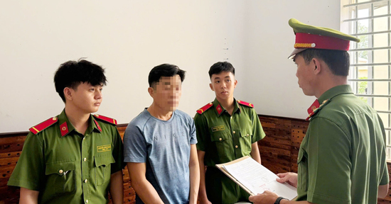 Bắt giam người đàn ông 47 tuổi nhiều lần xâm hại bé gái