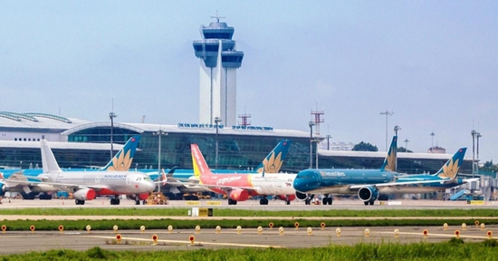 Lý giải sự cố khiến Tân Sơn Nhất 2 lần dừng cất, hạ cánh, máy bay vòng 40 phút