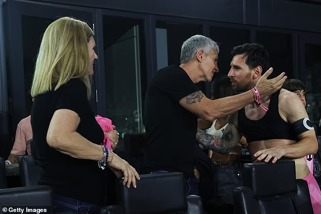 Messi 'không biết phải tiếp tục thế nào' sau khi cha qua đời, úp mở khả năng giải nghệ trong bức tâm thư đẫm nước mắt插图3 image 2