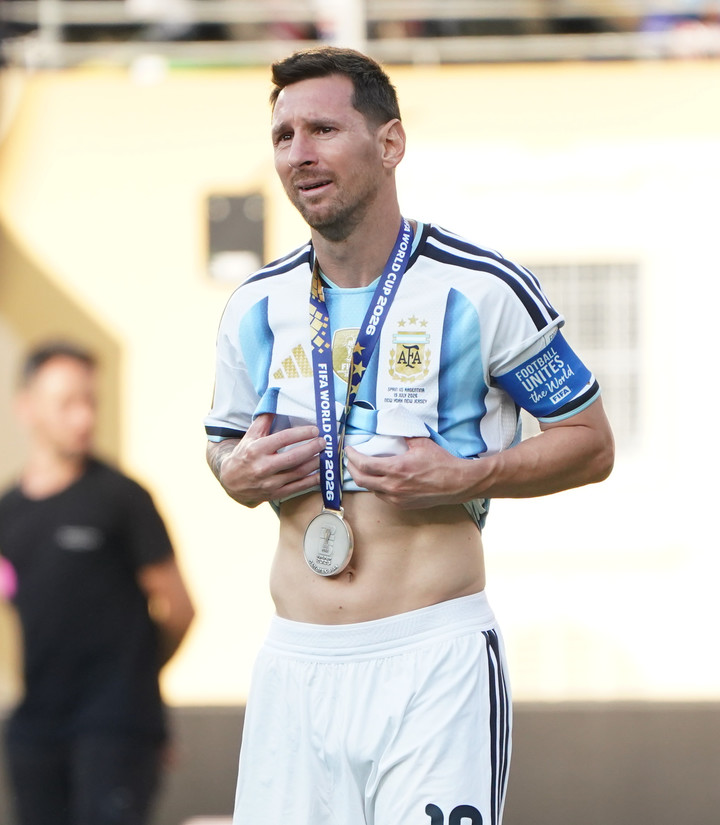 Messi 'không biết phải tiếp tục thế nào' sau khi cha qua đời, úp mở khả năng giải nghệ trong bức tâm thư đẫm nước mắt插图2 image 4