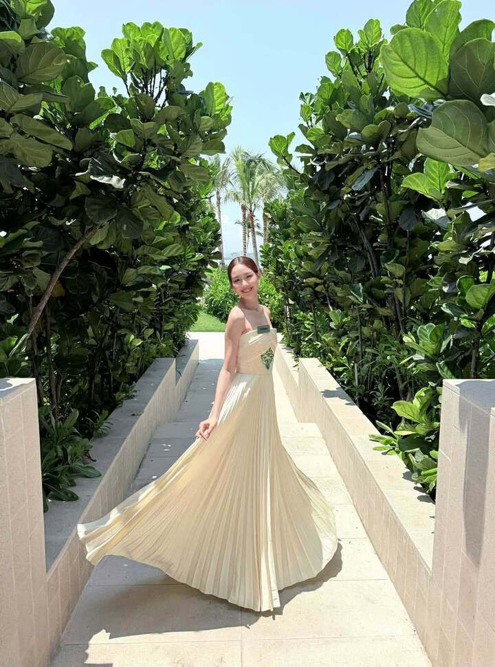 Việc duy trì được năng lượng tích cực giúp cô ghi điểm trong mắt công chúng nhờ hình ảnh gần gũi và chuyên nghiệp.